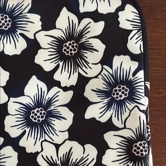 Kate Spade Black and White Floral Laptop Sleeve - Picture 7 of 16